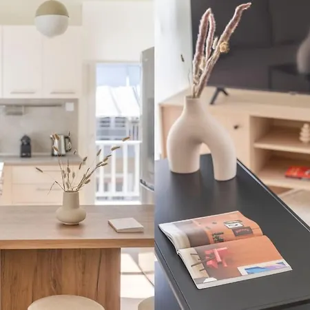 Koukaki 2br By Upstreet