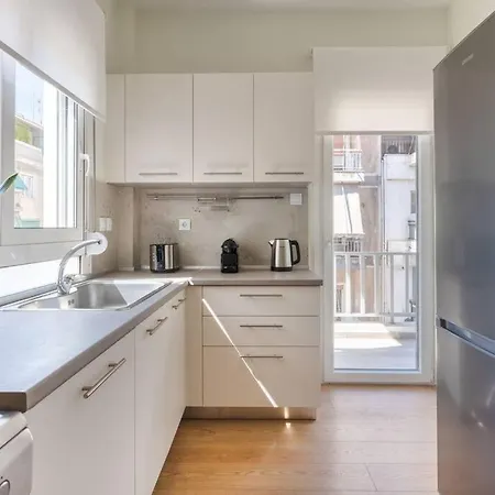 Koukaki 2br By Upstreet *